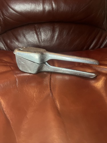 Vintage aluminum hand - 6.5'',
